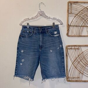 Abercrombie & Fitch The High Rise Short Distressed Long size 27 / 4 90s A36